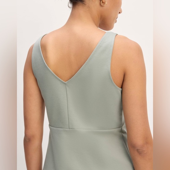 Everlane The Dream V-Neck Sleeveless Tank Top Size S Sage Green NWT Minimalist - Picture 4 of 15